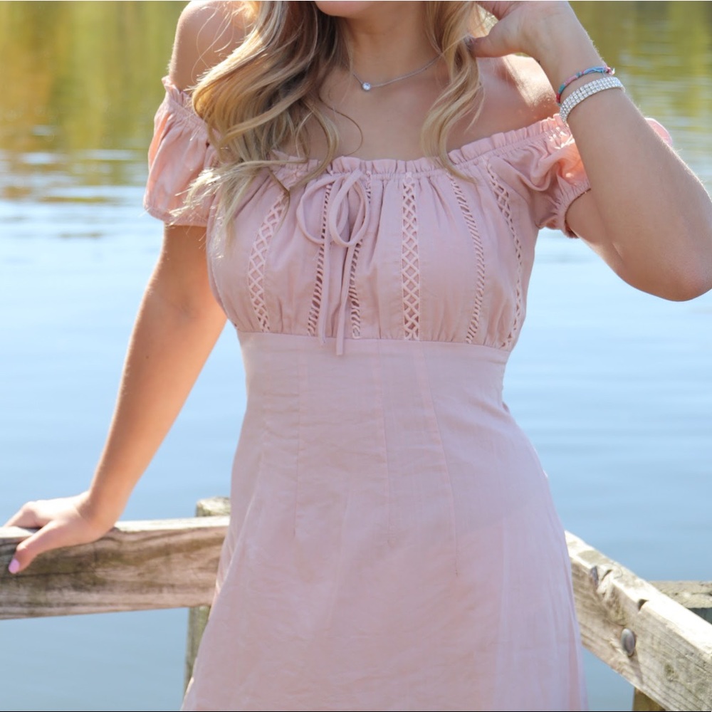 Lulu’s Wisteria dress in Blush pink sz small 2-4